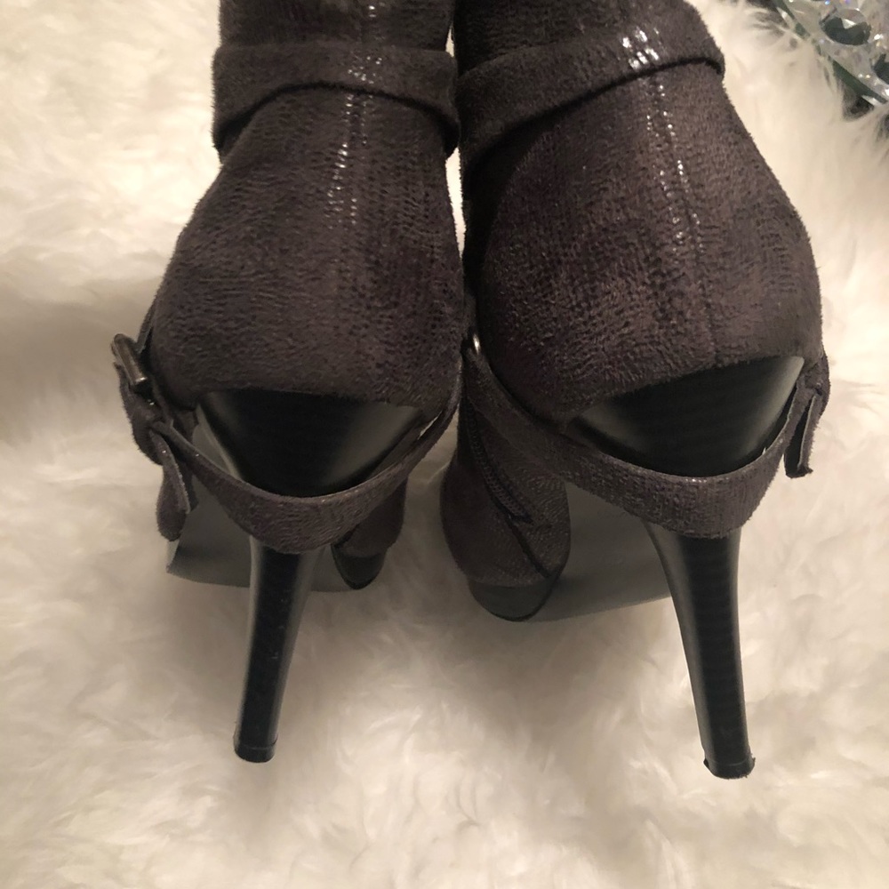 Grey Booties - Picture 2 of 7